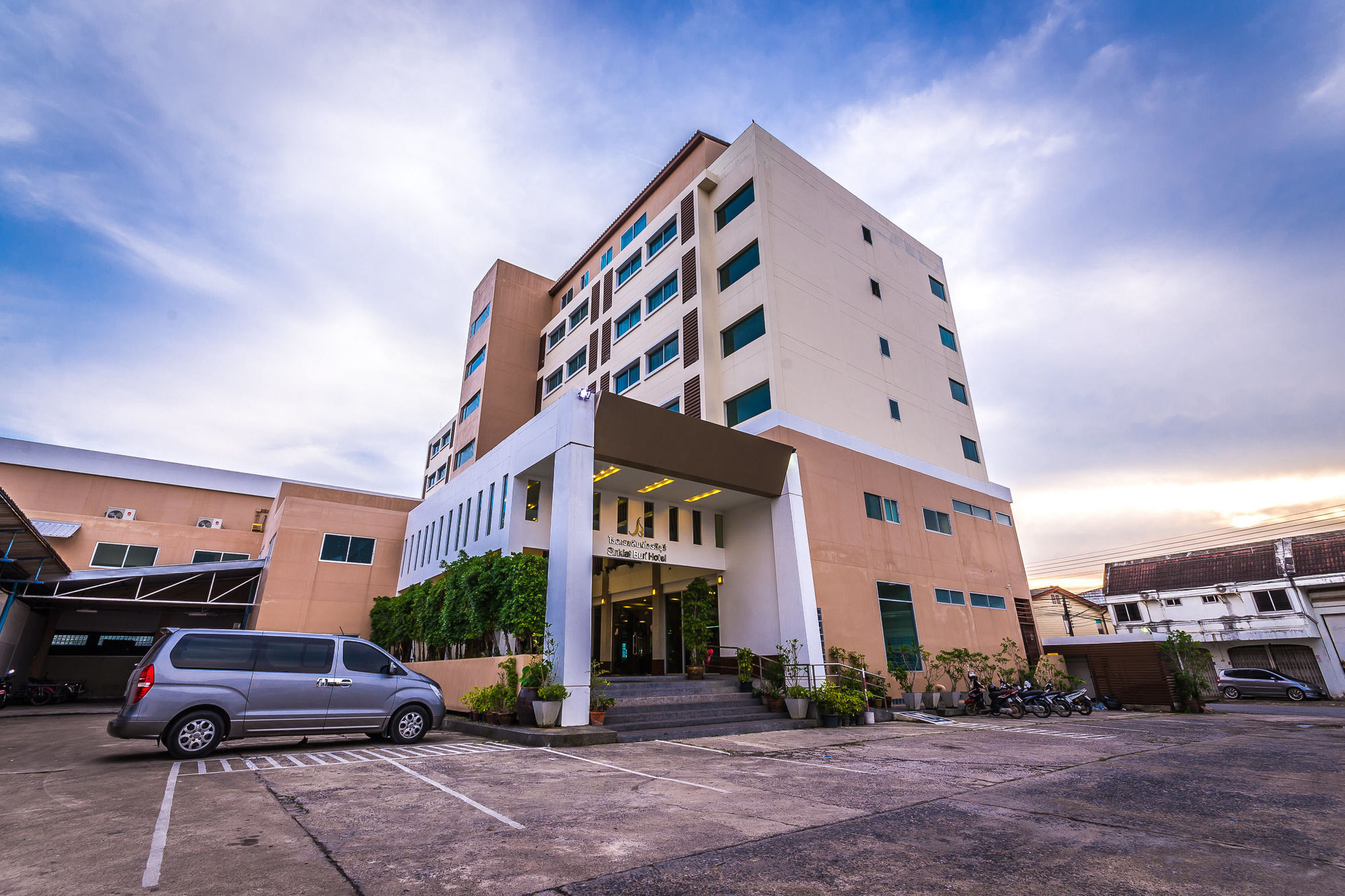 Sinkiat Buri Hotel Satun Buitenkant foto